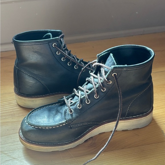 Redwing Classic Moc Boot (women)